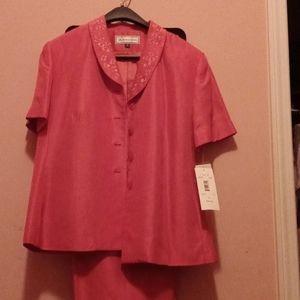 Travis Ayers. 2 PC pant suit Pure silk dark melon color Size 16